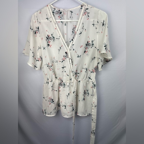 Sienna Sky white floral wrap waist V-neck blouse women’s size L - Picture 4 of 17